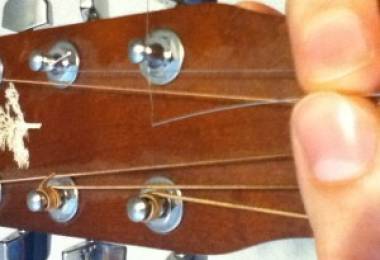 Hướng dẫn thay dây đàn Acoustic Guitar
